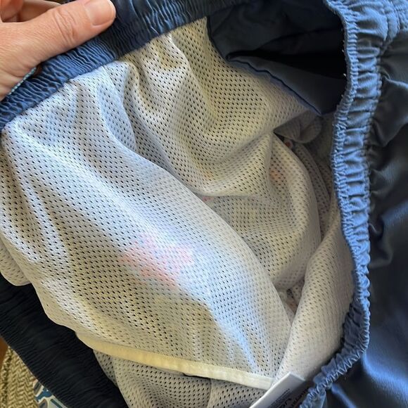 Men’s Vineyard Vines Colorblock Swim Trunks size large - Picture 3 of 3